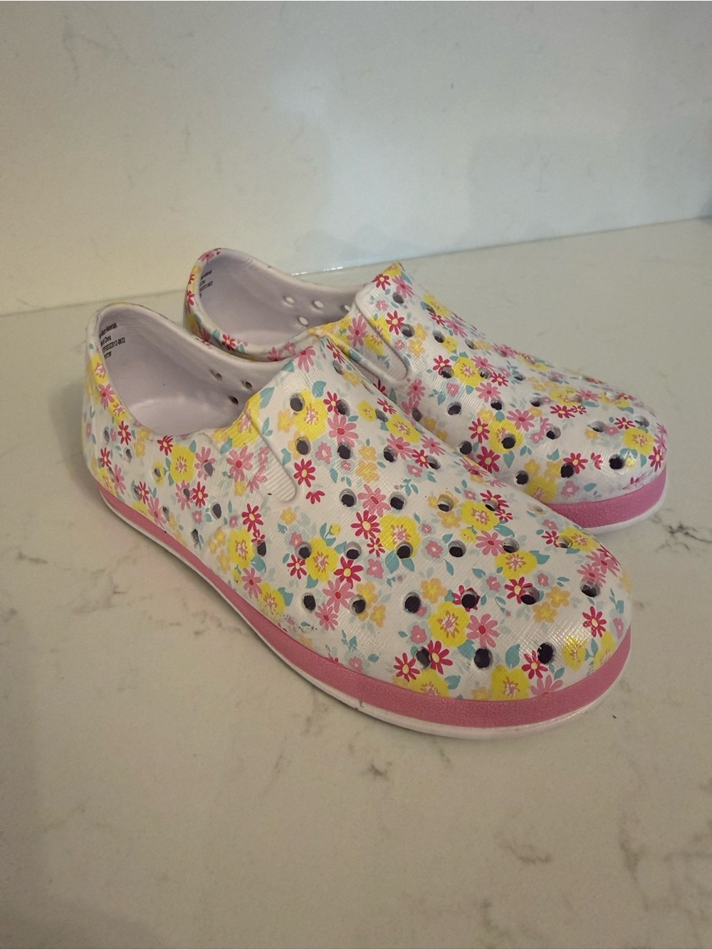 Cat & Jack Kids Floral Slip-On Shoes in White and Pink